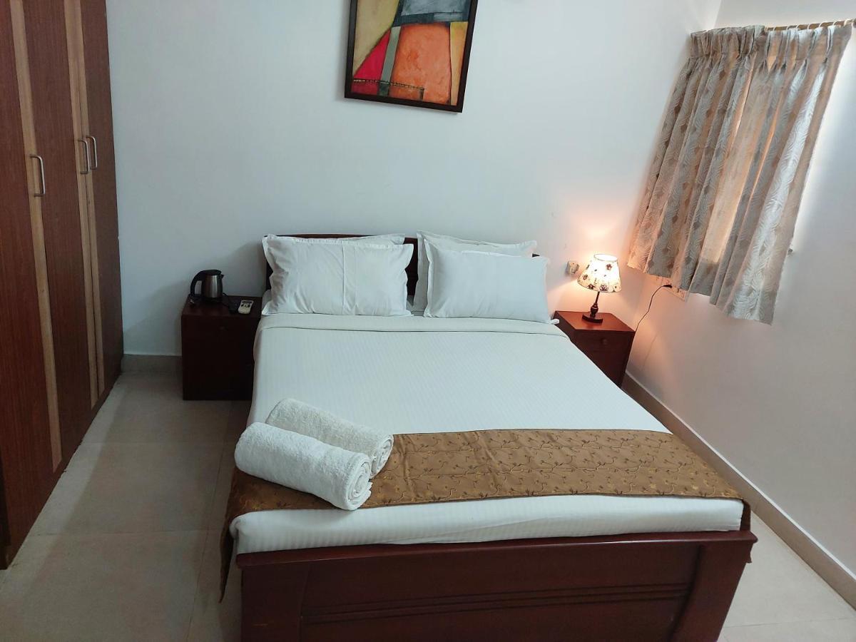 Hotel Avuraa Hospitality India Chennai Exterior foto