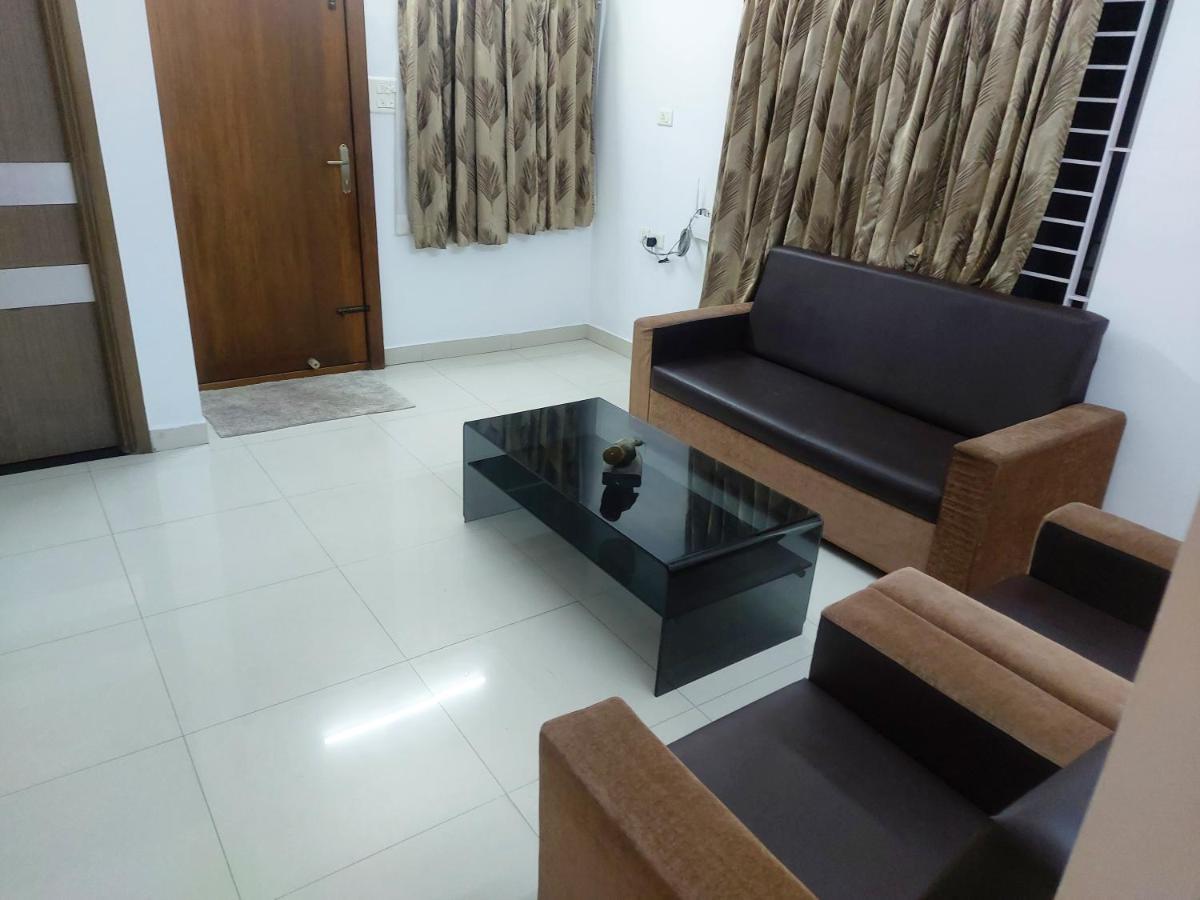 Hotel Avuraa Hospitality India Chennai Exterior foto